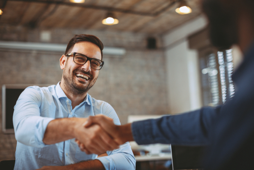 Close,Up,Of,Handshake,In,The,Office